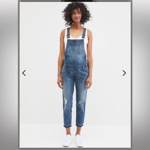 Motherhood Maternity Clothing